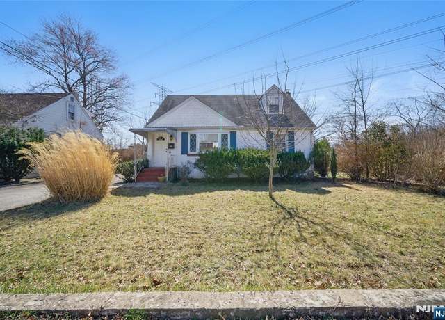 Property at 136 Catherine Ave, Mahwah, NJ 07430, 3 beds, 1 bath