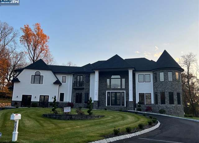 Property at 707 Black Hawk Ln, Franklin Lakes, NJ 07417, 5 beds, 7.5 baths