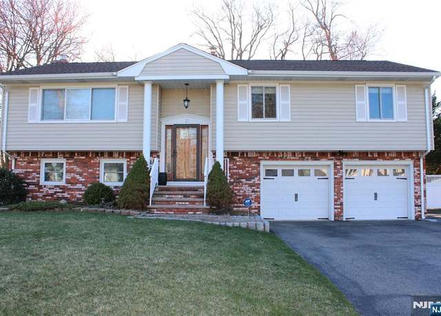 Property at 21 Hampton Ter, Wayne, NJ 07470, 3 beds, 2.5 baths