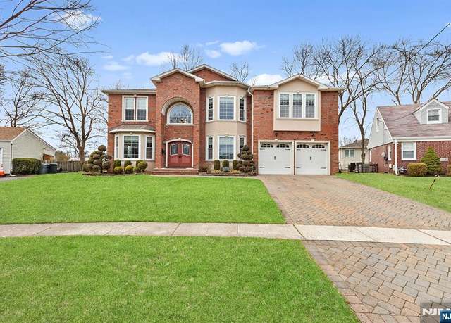 Property at 221 N Beech Dr, River Edge, NJ 07661, 5 beds, 5 baths