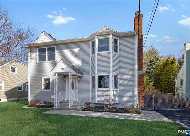 Property at 108 Midvale Ave, Wanaque, NJ 07465, 4 beds, 2 baths