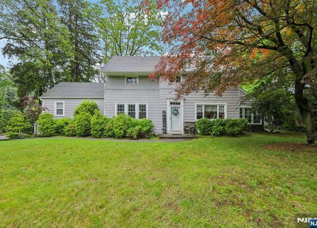 Property at 785 Ridgewood Rd, Twp Of Washington, NJ 07676, 4 beds, 4.5 baths