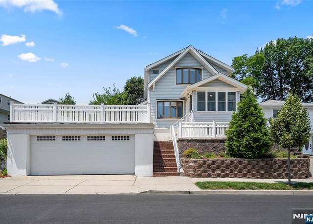 Property at 107 Hill St, Wood Ridge, NJ 07075, 2 beds, 2.5 baths