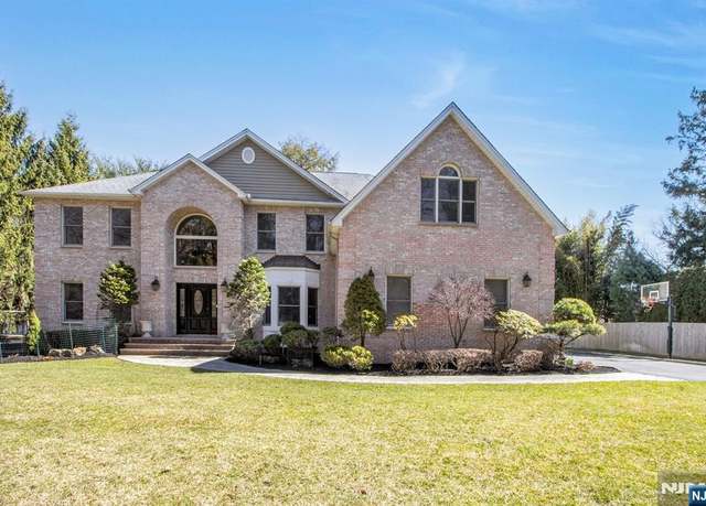 Property at 48 Coopers Ln, River Vale, NJ 07675, 5 beds, 4.5 baths