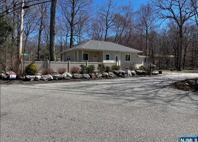 Property at 86 Dunham Rd, West Milford, NJ 07421, 2 beds, 1 bath
