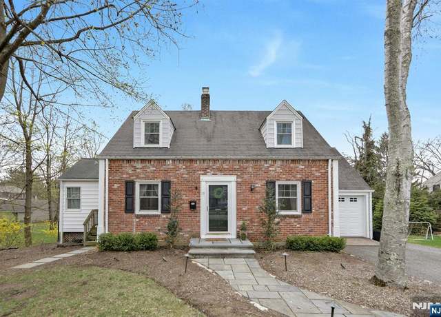 Property at 19 Linwood Ave, Midland Park, NJ 07432, 4 beds, 2 baths