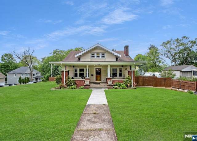 Property at 324 Franklin Tpke, Mahwah, NJ 07430, 3 beds, 3 baths
