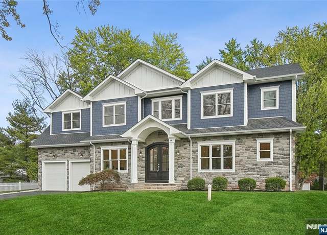 Property at 82 Martin Rd, Livingston, NJ 07039, 6 beds, 6.5 baths