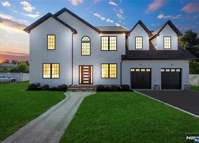 Property at 12 Thistle Ct, Totowa, NJ 07512, 5 beds, 4 baths