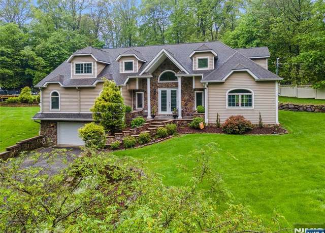 Property at 42 Cottontail Trl, Upper Saddle River, NJ 07458, 4 beds, 4 baths