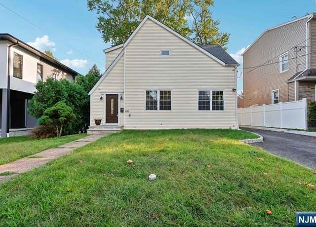 Property at 118 Sunset Ln, Tenafly, NJ 07670, 3 beds, 3.5 baths