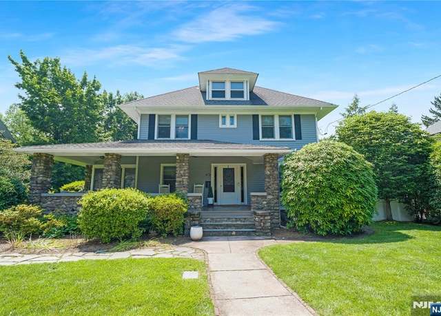 Property at 302 Woodside Ave, Ridgewood, NJ 07450, 5 beds, 2.5 baths