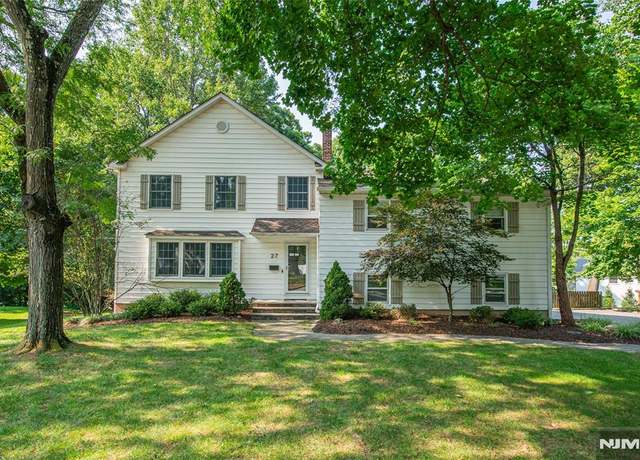 Property at 27 Cherry Hill Rd, Livingston, NJ 07039, 5 beds, 4.5 baths