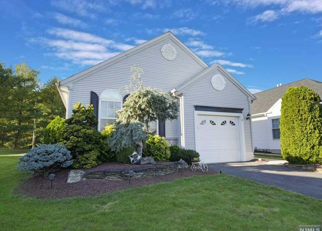 Property at 13 Gabriella Cir, Manchester, NJ 08759, 2 beds, 2 baths