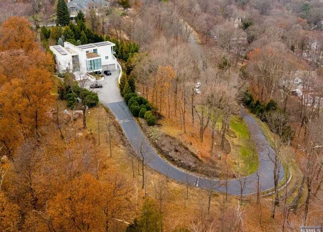 Property at 4 Penobscott Pl, Franklin Lakes, NJ 07417, 5 beds, 6.5 baths