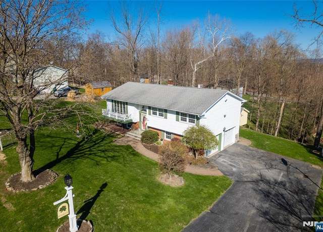 Property at 12 Slayton Rd, Vernon, NJ 07462, 3 beds, 2 baths