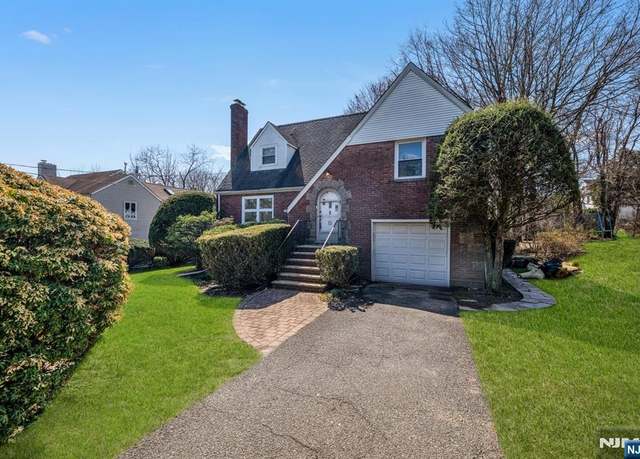 Property at 32 Vandelinda Ave, Teaneck, NJ 07666, 4 beds, 3 baths