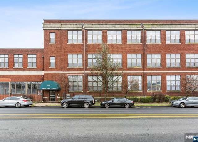 Property at 350 Scotland Rd #304, Orange, NJ 07050, 2 beds, 1 bath