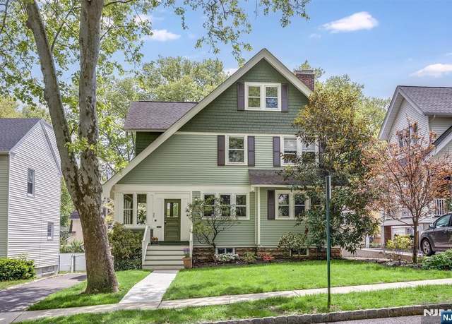 Property at 35 Hathaway Pl, Glen Ridge, NJ 07028, 5 beds, 2 baths