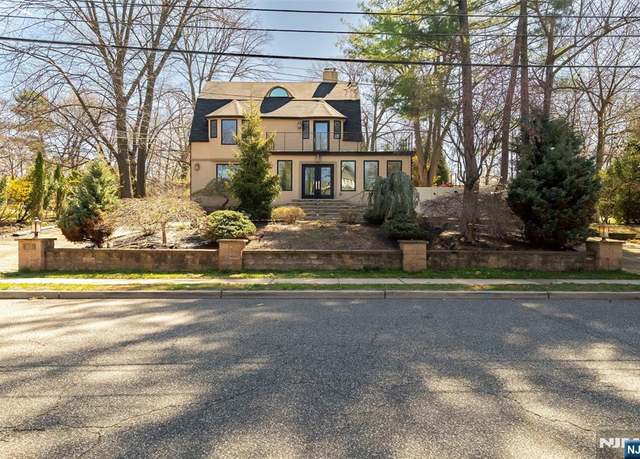 Property at 165 Leonia Ave, Leonia, NJ 07605, 4 beds, 3 baths