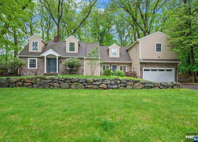 Property at 35 Oak Ridge Rd, Ramsey, NJ 07446, 4 beds, 3.5 baths