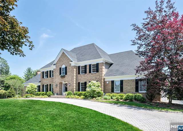 Property at 813 Sussex Rd, Franklin Lakes, NJ 07417, 5 beds, 3.5 baths