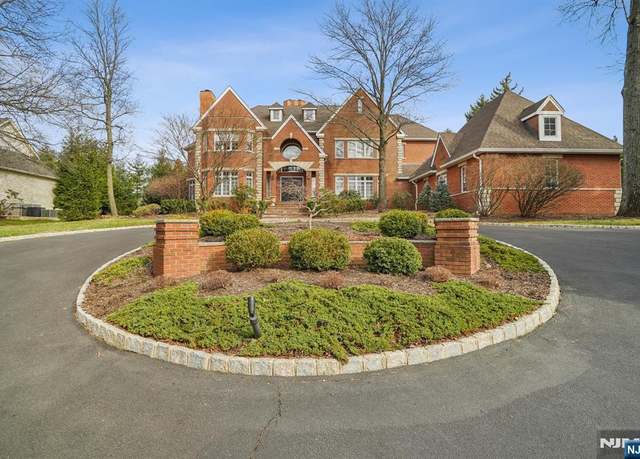 Property at 3 Windermere Ct, Livingston, NJ 07039, 6 beds, 6 baths