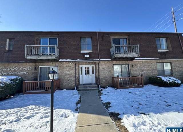 Property at 2-10 Montgomery, Bloomfield, NJ 07003, 2 beds, 1 bath
