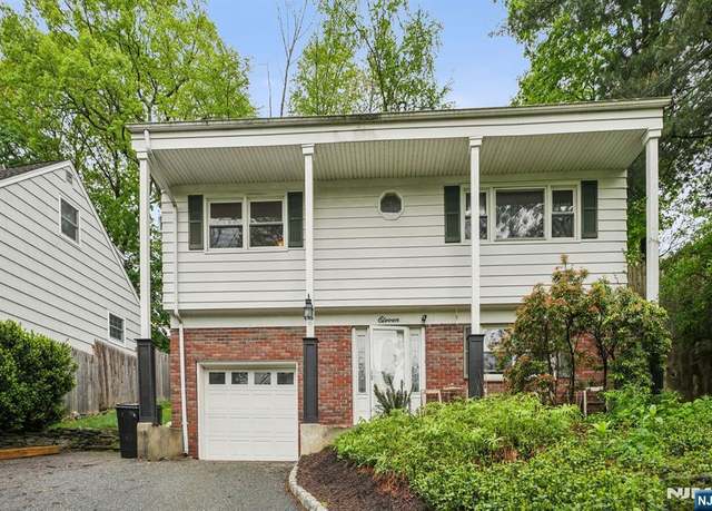 Property at 11 Beech Ct, Ringwood, NJ 07456, 4 beds, 2.5 baths