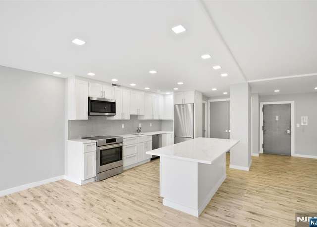 Property at 1 Claridge Dr #224, Verona, NJ 07044, 4 beds, 1.5 baths