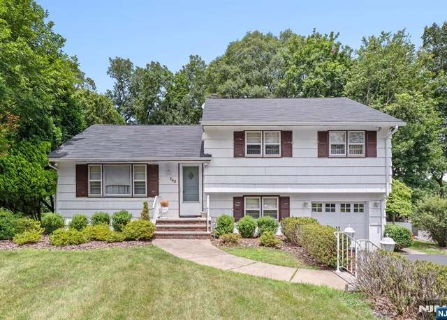 Property at 762 White Birch Rd, Twp Of Washington, NJ 07676, 3 beds, 2 baths