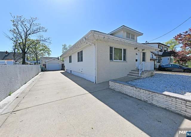 Property at 18 Radcliffe Ave, Woodland Park, NJ 07424, 2 beds, 1 bath
