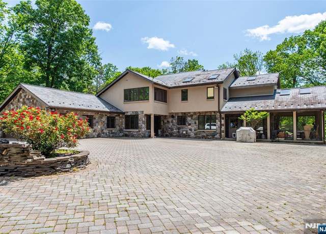 Property at 69 Mount Pleasant Rd, Knowlton, NJ 07832, 5 beds, 3 baths