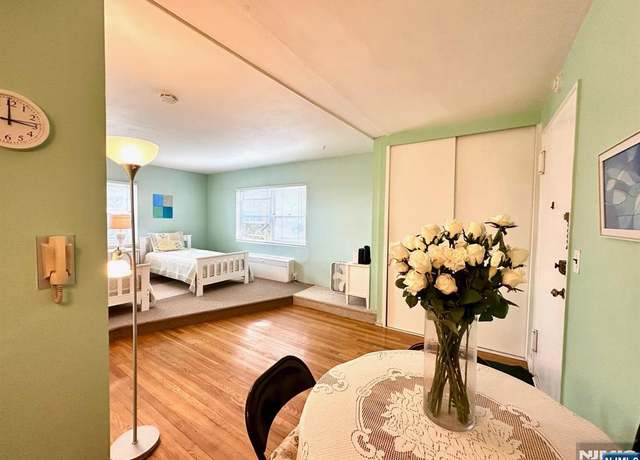 Property at 410 Park Pl Unit 5J, Fort Lee, NJ 07024, 1 bath