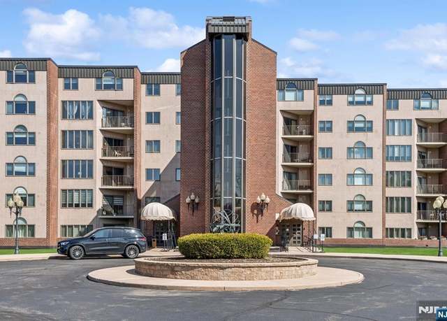 Property at 1360 Hamburg Tpke #105, Wayne, NJ 07470, 2 beds, 2.5 baths