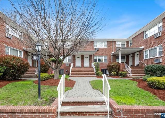 Property at 201 Oakdene Pl Unit D2, Cliffside Park, NJ 07010, 2 beds, 1 bath