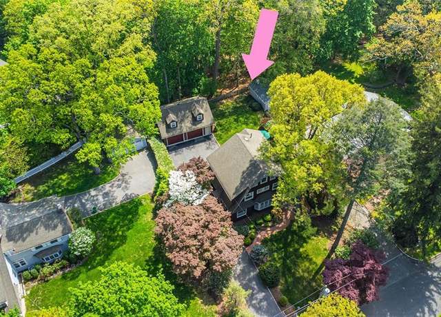 Property at 71 Overlook Rd, Caldwell, NJ 07006, 4 beds, 2.5 baths