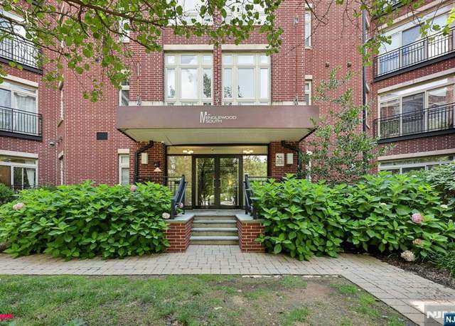 Property at 1125 Riverview Ave #125, Englewood, NJ 07631, 2 beds, 2.5 baths