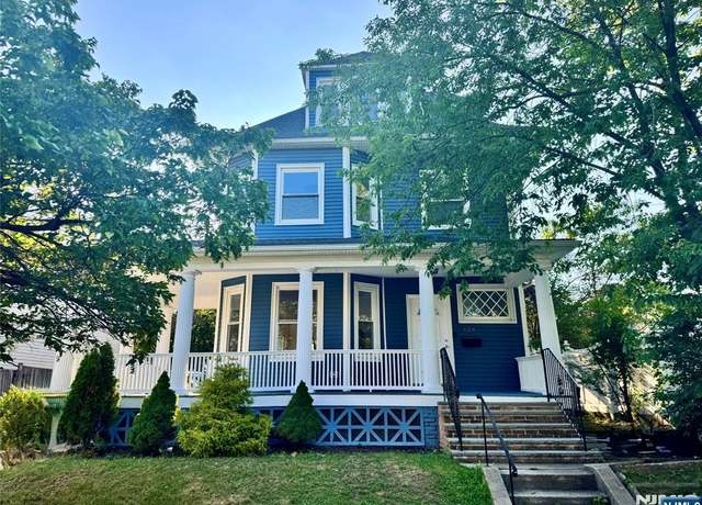 Property at 622-624 Ridge St, Newark, NJ 07104, 6 beds, 3.5 baths