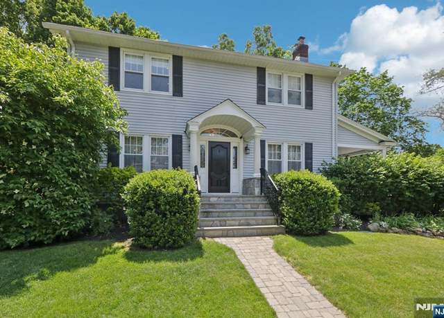 Property at 140 Miller Rd, Mahwah, NJ 07430, 4 beds, 2.5 baths