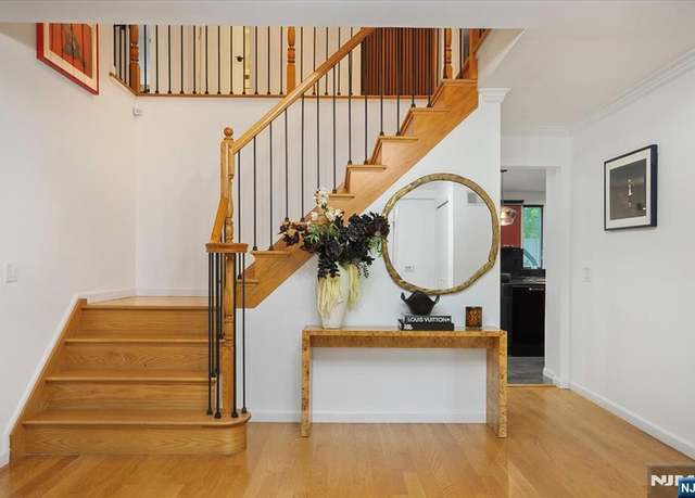 Property at 4 Forest Dr, West Orange, NJ 07052, 4 beds, 4 baths