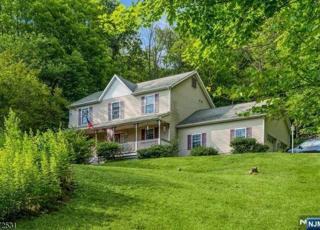 Property at 7 Parks Ln, Sussex, NJ 07461, 3 beds, 2.5 baths