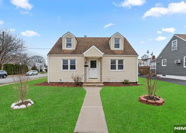 Property at 95 Huron Ave, Clifton, NJ 07013, 3 beds, 1.5 baths
