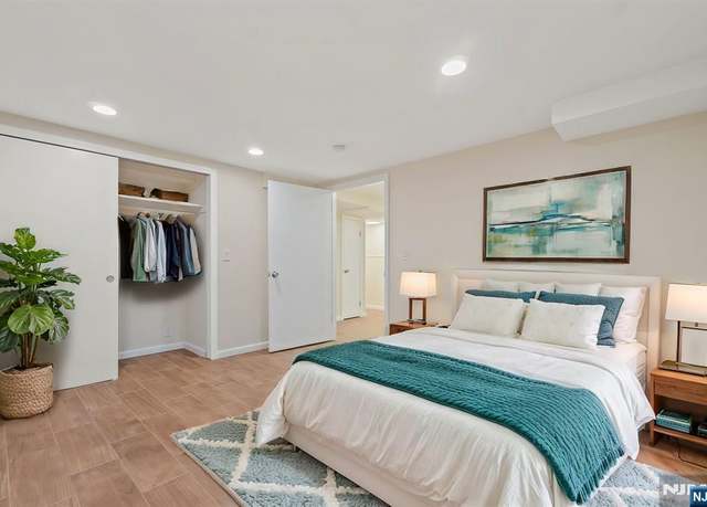 Property at 234 Columbia Ave #19, Fort Lee, NJ 07024, 2 beds, 1.5 baths