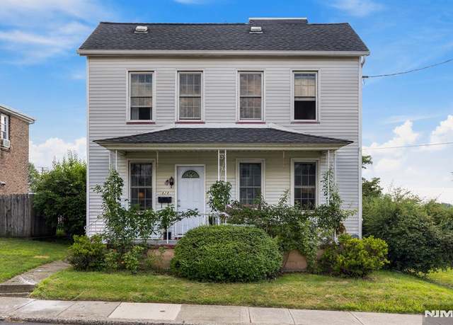 Property at 828 Columbus Ave, Phillipsburg, NJ 08865, 2 beds, 1.5 baths