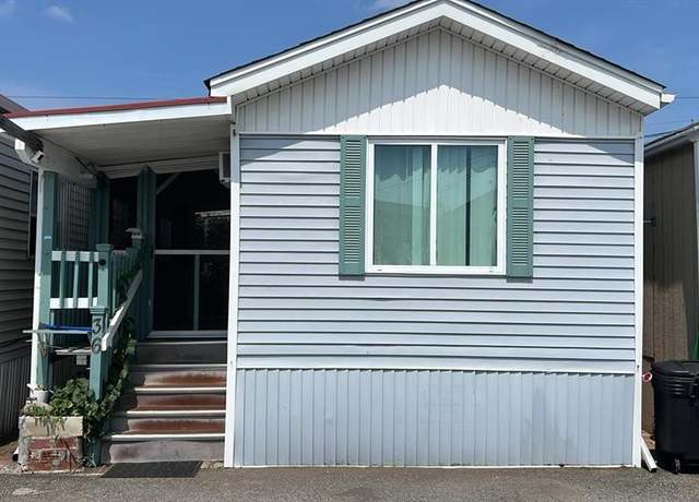 Property at 36 Poplar St, Lodi, NJ 07644, 2 beds, 1 bath