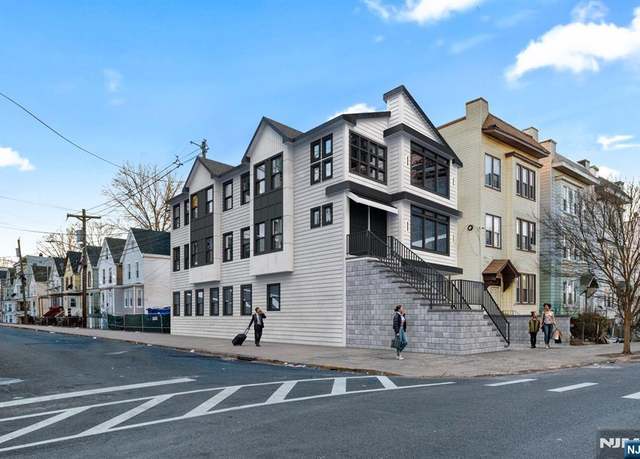 Property at 426 Avon Ave, Newark, NJ 07108, 9 beds, 6 baths