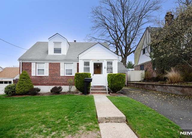 Property at 157 Elder Ave, Bergenfield, NJ 07621, 3 beds, 2.5 baths