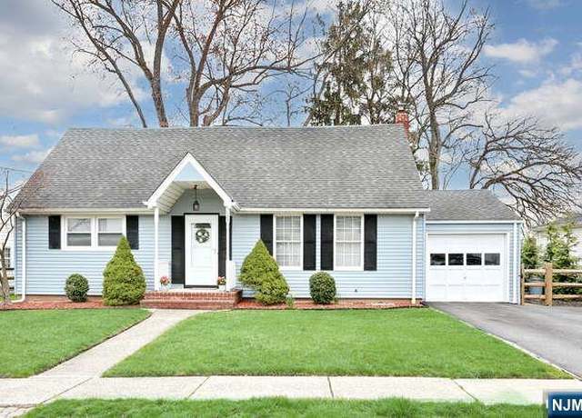 Property at 125 Medford Rd, Dumont, NJ 07628, 4 beds, 1.5 baths