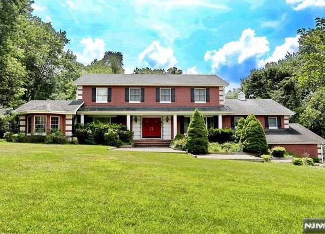 Property at 14 Ranch Rd, Upper Saddle River, NJ 07458, 5 beds, 3 baths